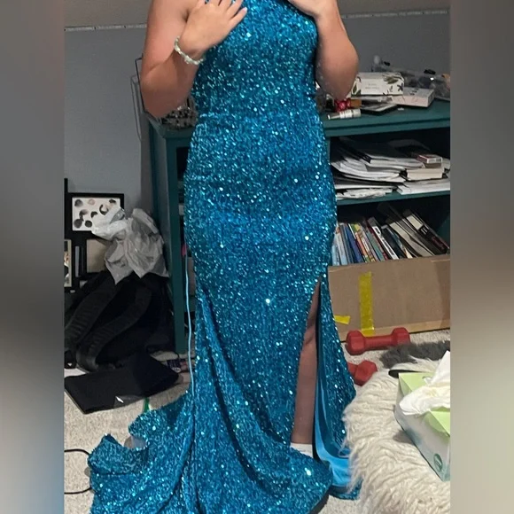 Prom/Evening/Black Tie Dress! Amarra size 6. - Picture 4 of 5